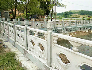 標(biāo)準(zhǔn)仿青石水泥河道、橋梁護(hù)欄