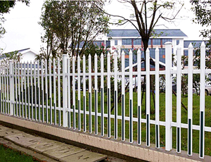 碧桂園集團遼寧地區(qū)的別墅區(qū)域PVC護欄案例